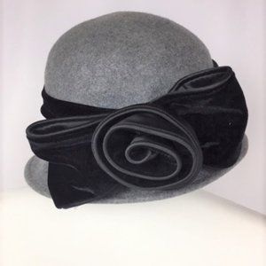 Chic Women's Gray Hat with Black Ribbon